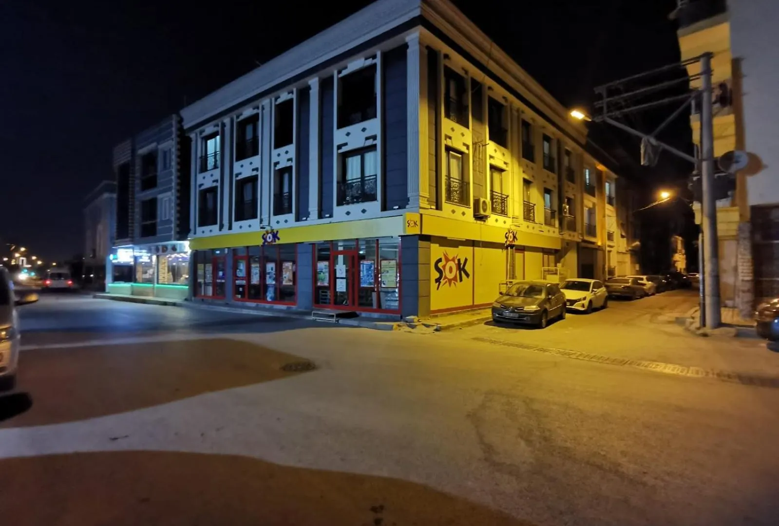 1Aileye-Firma Calisanlarina Ege Ueniversite & Hastanesi Yakini Bornova Turkey